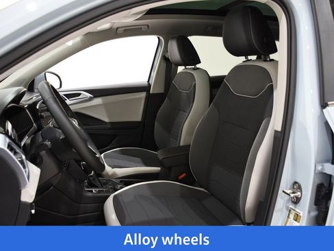 New 2026 Volkswagen Taos SE image 23