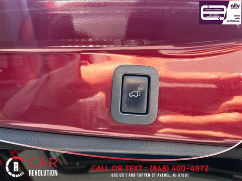 Used 2017 Toyota Highlander Limited w/ Protection Package #3 AWD/4WD image 11