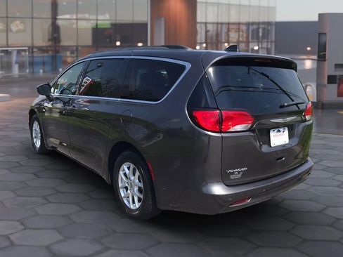 Used 2021 Chrysler Voyager Lxi FWD image 8