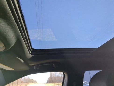 New 2024 Jeep Compass Latitude w/ Sun and Sound Group image 27