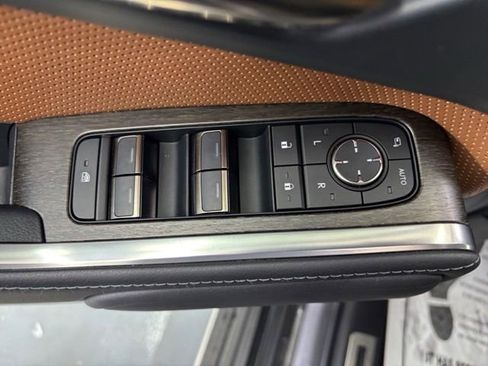 Used 2026 Lexus GX 550 w/ Cold Area Package AWD/4WD image 9