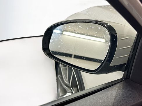 Used 2025 Genesis G70 2.5T AWD/4WD image 16