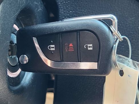Used 2025 Toyota RAV4 LE AWD/4WD image 20