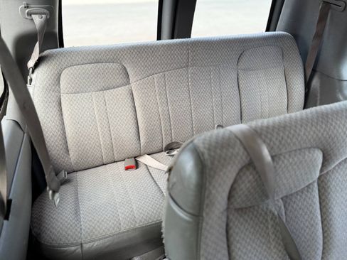 Used 2003 Chevrolet Express 3500 Extended Passenger RWD image 19