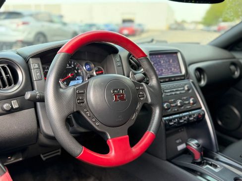 Used 2015 Nissan GT-R Black Edition AWD/4WD image 22