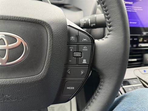 Used 2024 Toyota bZ4X AWD image 28