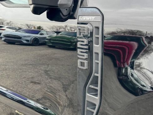 Used 2023 Ford F250 Lariat w/ Lariat Ultimate Package AWD/4WD image 11