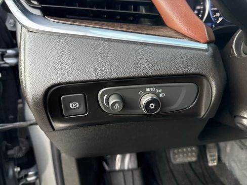 Used 2020 Buick Enclave Avenir w/ Avenir Technology Package AWD/4WD image 21