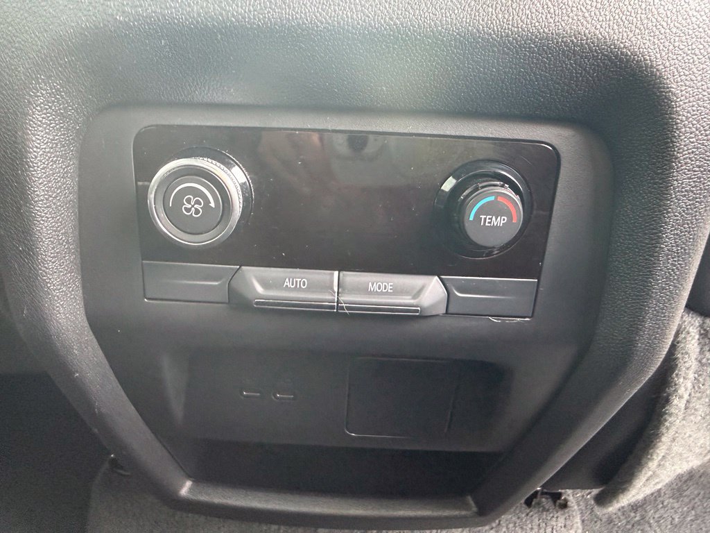 Used 2025 Buick Enclave Preferred AWD/4WD image 18