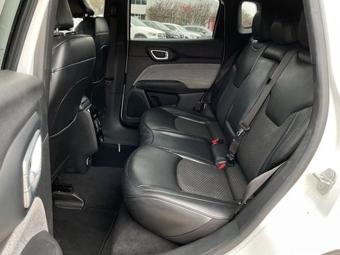 Used 2023 Jeep Compass Latitude image 14