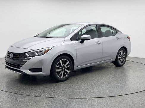 Used 2025 Nissan Versa SV FWD image 3