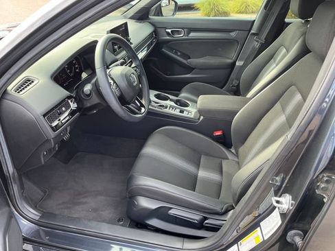 Used 2025 Honda Civic Sport image 2