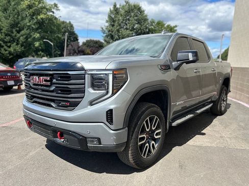 Used 2025 GMC Sierra 1500 AT4 w/ Technology Package AWD/4WD image 9