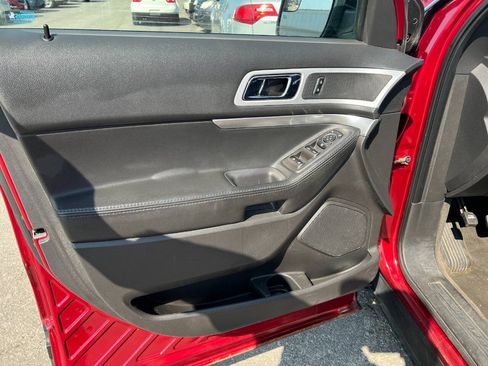 Used 2013 Ford Explorer XLT AWD/4WD image 28