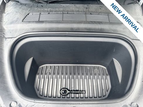 Used 2023 Tesla Model Y Long Range AWD/4WD image 27