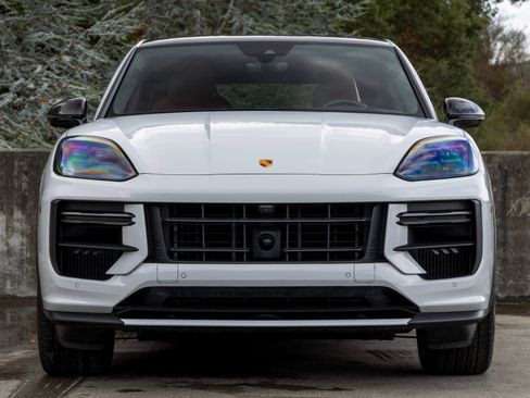Certified 2024 Porsche Cayenne Turbo GT image 8