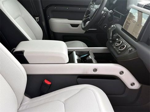 New 2025 Land Rover Defender 110 V8 image 8