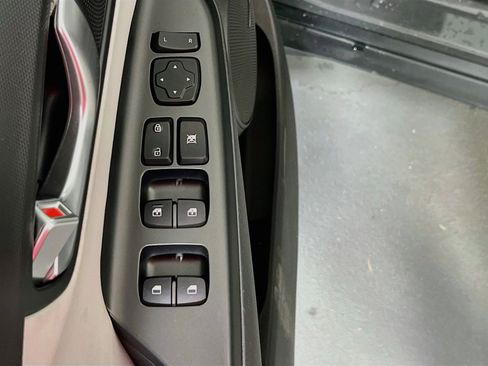 Used 2023 Hyundai Kona Limited image 18