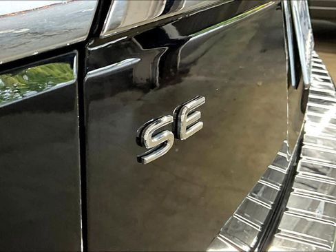 Used 2023 Volkswagen Atlas SE w/ Panoramic Sunroof Package image 10