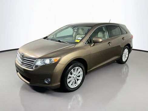 Used 2011 Toyota Venza w/ Leather Pkg FWD image 3
