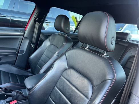 Used 2020 Volkswagen GTI SE image 20