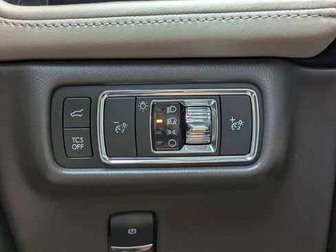 Used 2022 Lincoln Nautilus AWD w/ Premium Package image 28