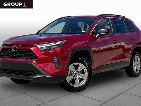Used 2025 Toyota RAV4 LE AWD/4WD image 1