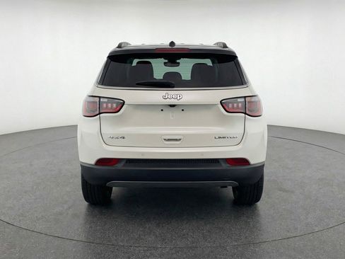 Used 2025 Jeep Compass Limited image 7