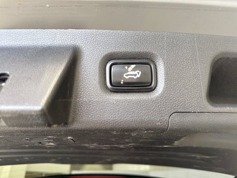 Used 2022 Hyundai Santa Fe SEL w/ Convenience Package AWD/4WD image 11