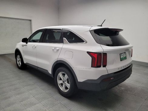 Used 2022 Kia Sorento LX FWD image 5