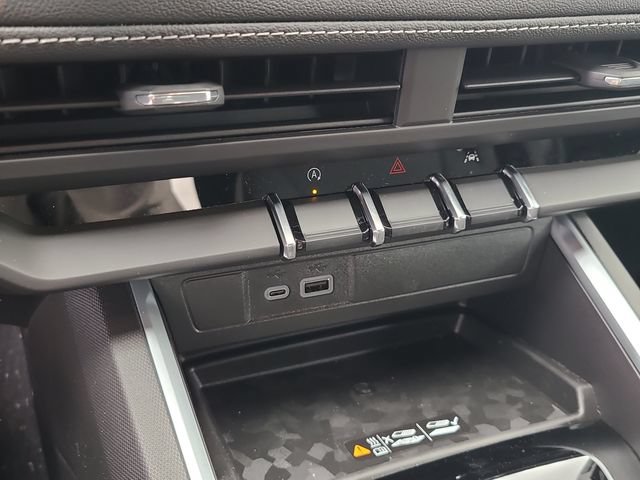 New 2026 Chevrolet Colorado LT w/ LT Convenience Package AWD/4WD image 28