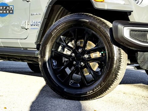 Used 2023 Jeep Wrangler Unlimited Sahara image 2