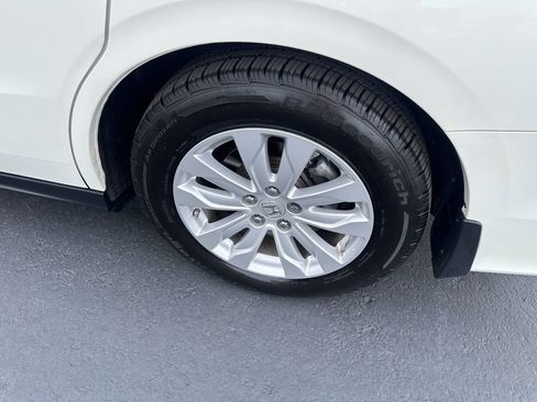 Used 2019 Honda Odyssey LX image 9