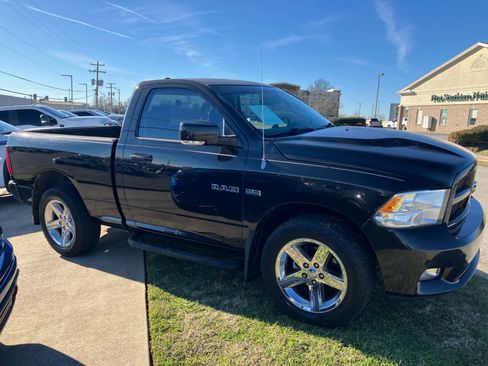 Used 2010 Dodge Ram 1500 Truck R/T image 8