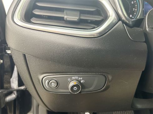 Used 2020 Chevrolet Equinox LT w/ LPO, Floor Liner Package image 17