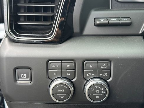 New 2026 GMC Sierra 2500 AT4 w/ AT4 Premium Plus Package AWD/4WD image 20