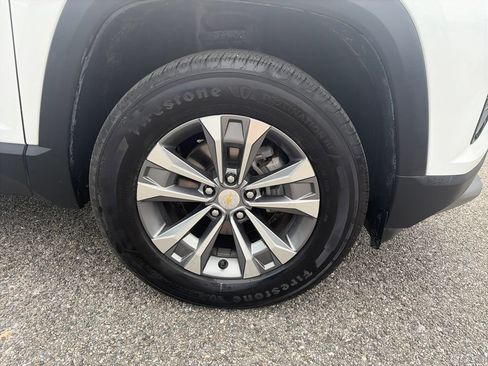 Used 2025 Chevrolet Equinox LT w/ Convenience Package II FWD image 11