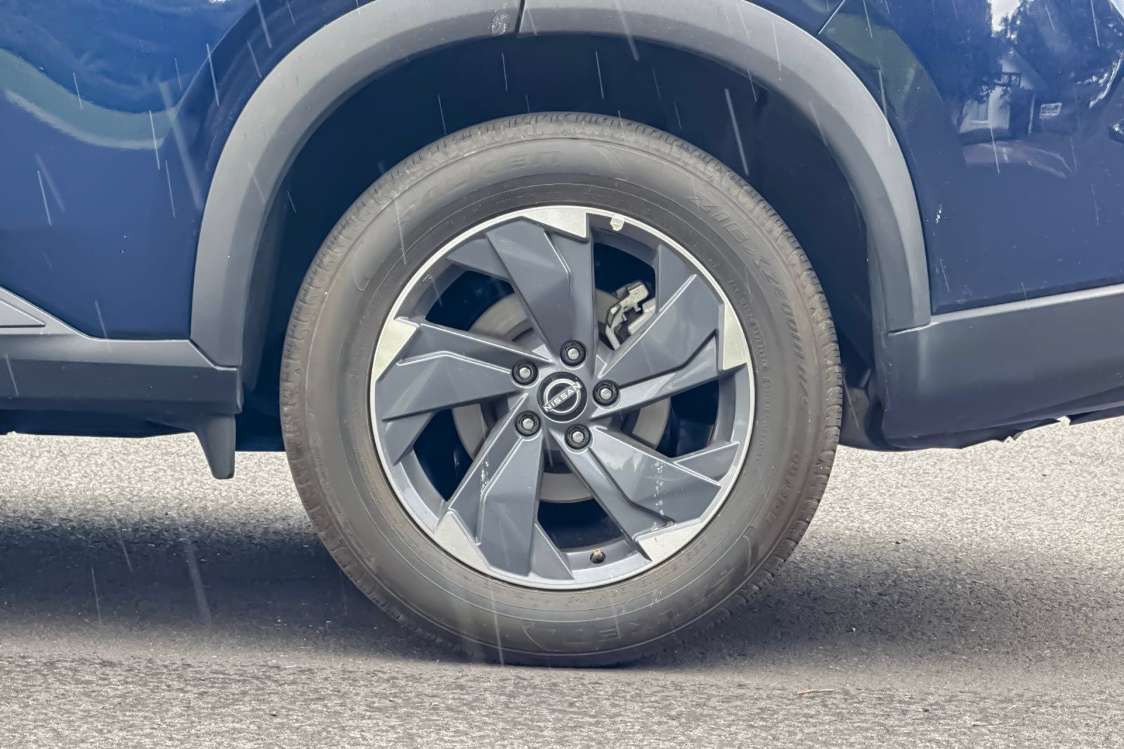 Used 2025 Nissan Rogue SV FWD image 38