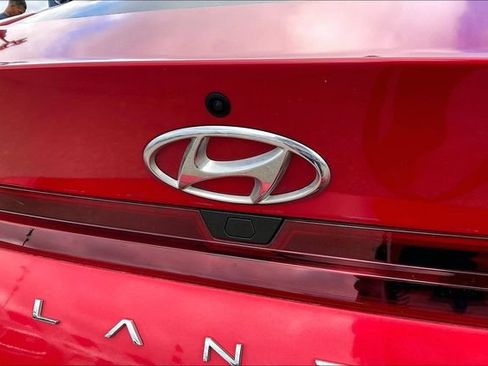 Certified 2021 Hyundai Elantra SEL FWD image 17