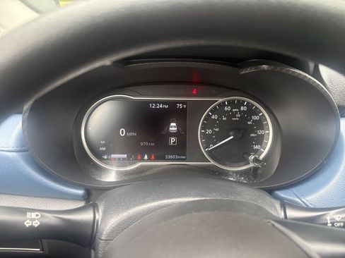 Used 2025 Nissan Versa SV FWD image 37