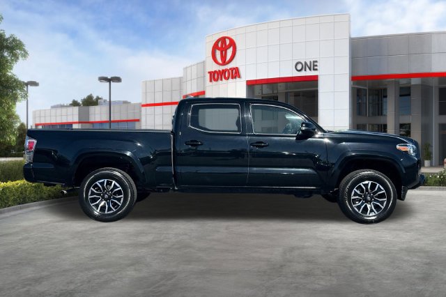 Used 2023 Toyota Tacoma TRD Sport w/ TRD Premium Sport Package AWD/4WD image 3