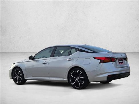 Used 2024 Nissan Altima 2.5 SR image 8