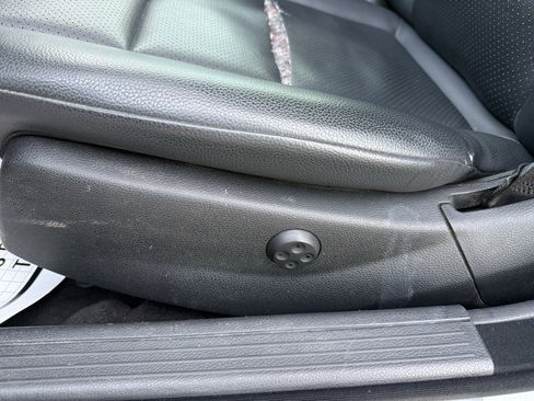 Used 2010 Mercedes-Benz C 300 Sedan image 16