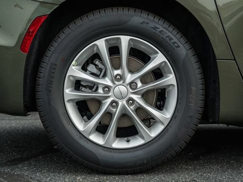 New 2027 Chrysler Pacifica Select FWD image 22