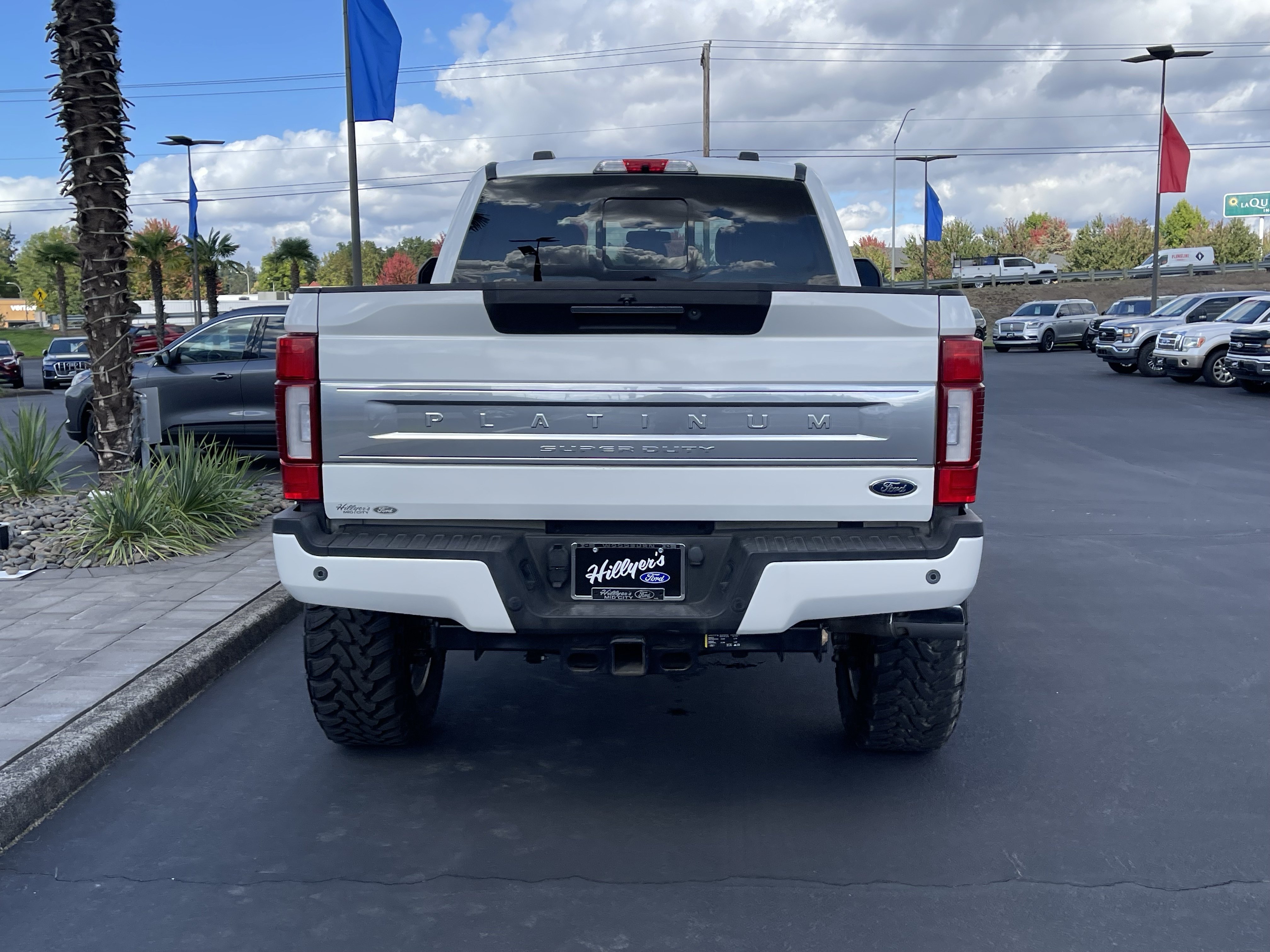 Used 2022 Ford F350 Platinum w/ FX4 Off-Road Package AWD/4WD image 4
