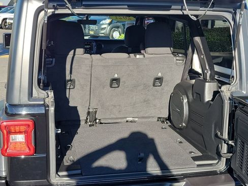 Used 2021 Jeep Wrangler Unlimited Sport image 18