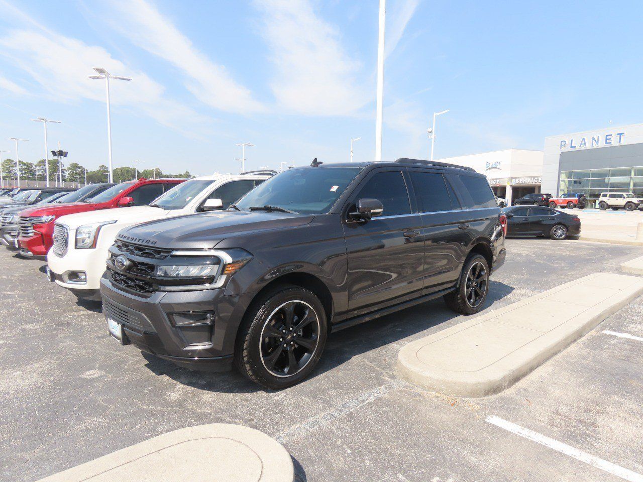Used 2023 Ford Expedition Limited RWD image 2