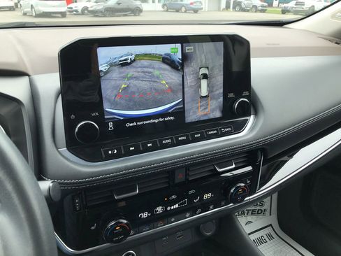 Used 2023 Nissan Rogue SL w/ SL Premium Package image 29