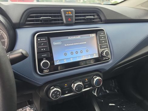 Used 2023 Nissan Versa SV FWD image 23