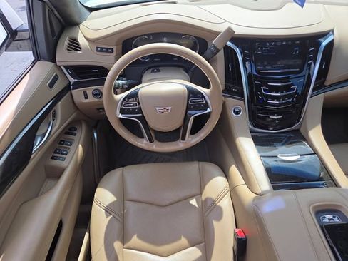 Used 2019 Cadillac Escalade Platinum AWD/4WD image 30